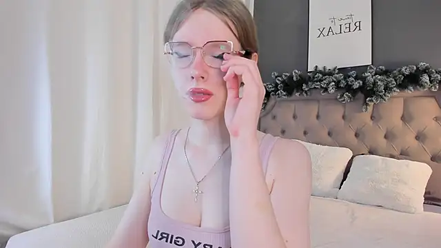 AnGee  online show from January 2026 11:50:01 AM