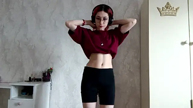 Snapshot of LinaWatter chatting on December 2025 08:29:02 AM LinaWatter online show from December 2025 08:29:02 AM