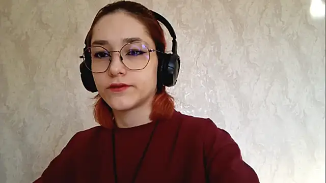 Snapshot of LinaWatter chatting on December 2025 08:31:01 AM LinaWatter online show from December 2025 08:31:01 AM