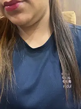 Naughtypreeti online show from December 2025 03:36:02 PM