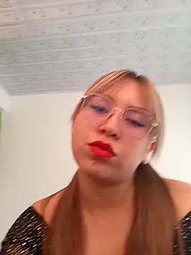 Snapshot of Megan_Lopez chatting on December 2025 08:57:02 PM Megan Lopez online show from December 2025 08:57:02 PM