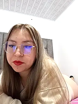 Snapshot of Megan_Lopez chatting on December 2025 12:21:02 AM Megan Lopez online show from December 2025 12:21:02 AM