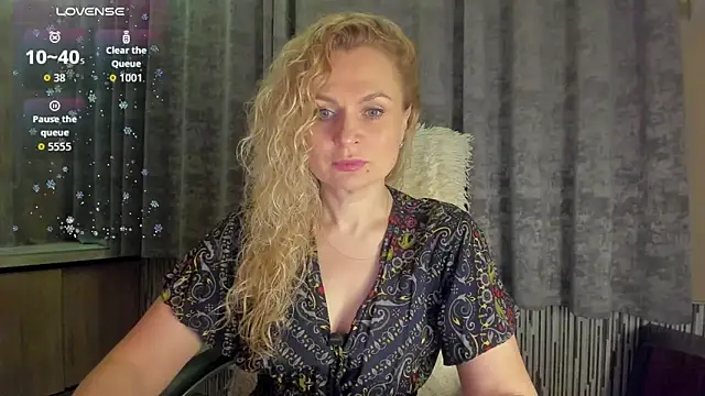 LanaLight x online show from May 2026 08:26:01 PM