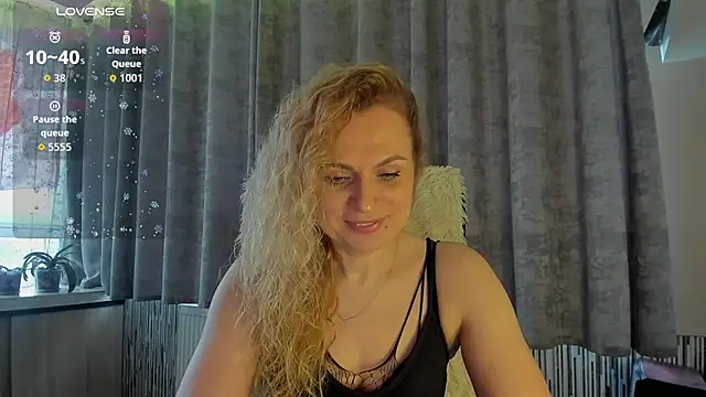 LanaLight x online show from May 2026 04:56:01 PM
