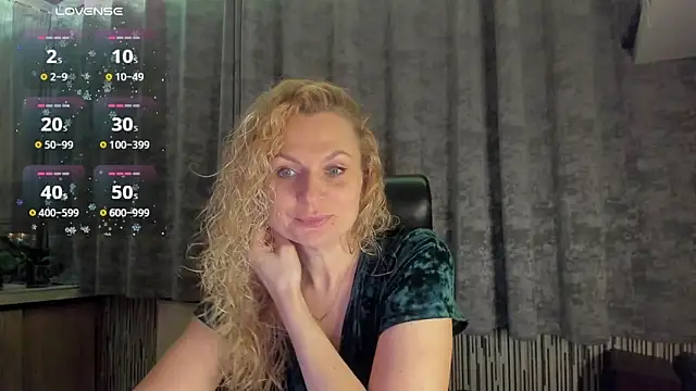 LanaLight x online show from April 2026 09:23:01 PM