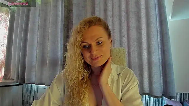 LanaLight x online show from May 2026 12:35:02 PM