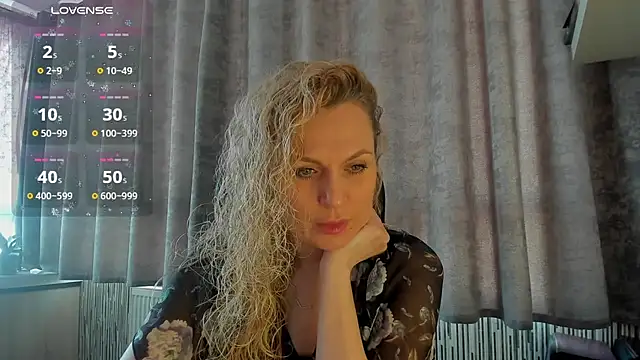 LanaLight x online show from February 2026 12:38:02 PM