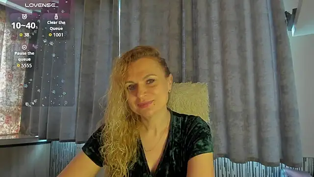 LanaLight x online show from May 2026 04:10:01 AM