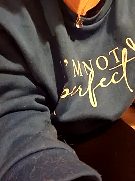 gatitachula93 online show from March 2026 10:32:01 PM