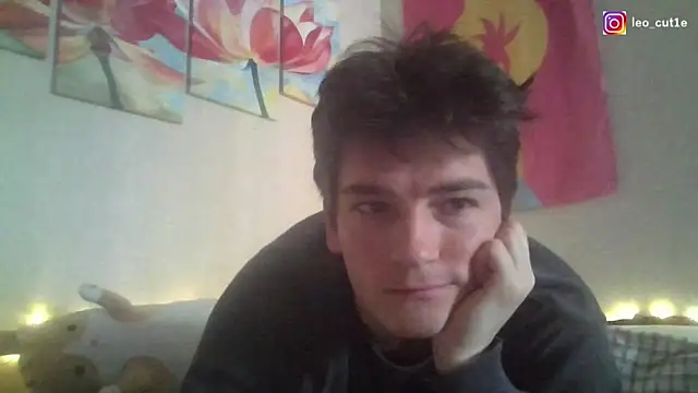 leo cutie online show from April 2026 04:42:01 AM