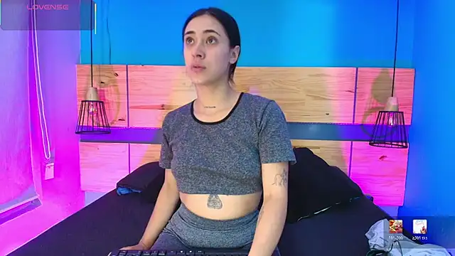 Snapshot of Ariana_collinss chatting on May 2026 11:58:01 AM Ariana collinss online show from May 2026 11:58:01 AM