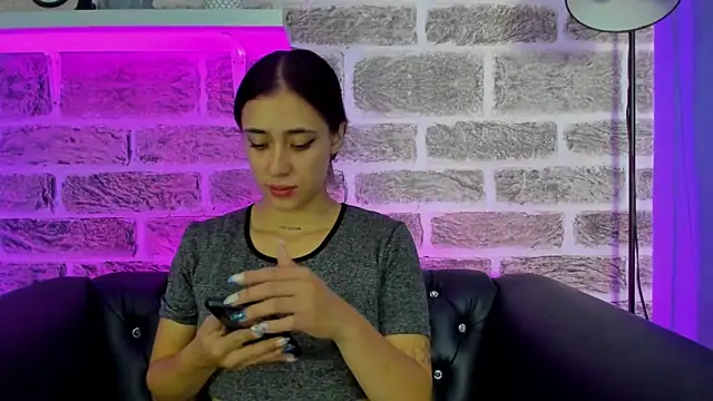 Snapshot of Ariana_collinss chatting on May 2026 02:15:02 PM Ariana collinss online show from May 2026 02:15:02 PM
