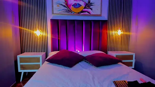 Ariana collinss online show from April 2026 12:50:01 PM