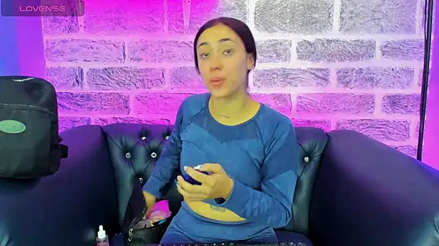 Snapshot of Ariana_collinss chatting on May 2026 12:24:01 PM Ariana collinss online show from May 2026 12:24:01 PM