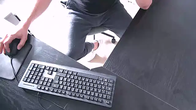 TRESBONNEBITE online show from February 2026 03:12:01 PM