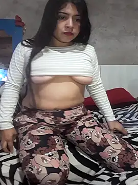 Snapshot of Estefanny_Lolyy chatting on July 2026 01:06:01 AM Estefanny Lolyy online show from July 2026 01:06:01 AM