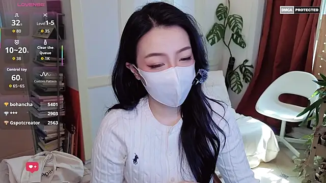 nayomi 34f online show from April 2026 03:08:01 AM