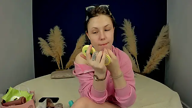 YONA WINK online show from March 2026 05:52:02 AM