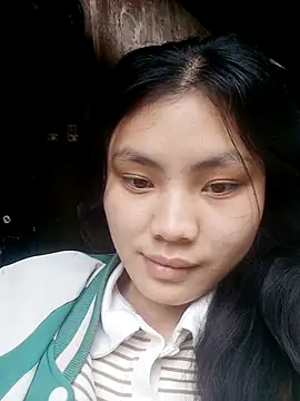 Snapshot of Hilary-123 chatting on February 2026 01:40:01 AM Hilary-123 online show from February 2026 01:40:01 AM