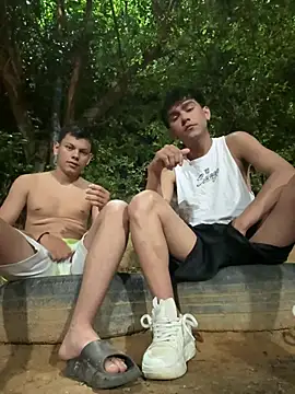 Snapshot of Latin_boys79 chatting on February 2026 05:40:02 AM Latin boys79 online show from February 2026 05:40:02 AM