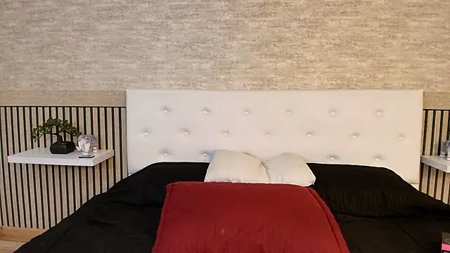 PatrickS25 online show from December 2025 04:05:02 AM