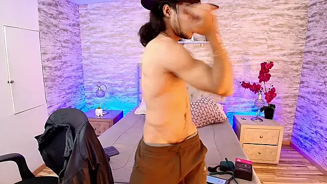 PatrickS25 online show from December 2025 04:44:02 AM