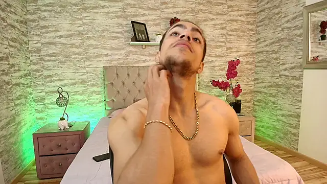 PatrickS25 online show from December 2025 04:35:02 AM