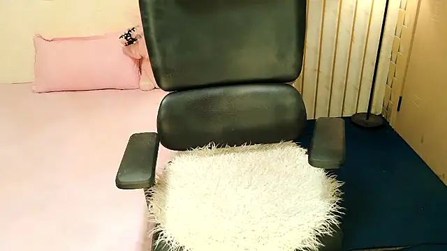 Ghost-04 online show from April 2026 09:32:02 PM