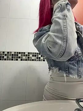 Scarlett firee online show from January 2026 04:02:02 PM