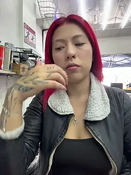 Scarlett firee online show from January 2026 05:17:01 PM