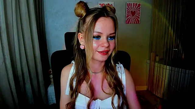 MidnighteAura online show from March 2026 07:47:02 PM