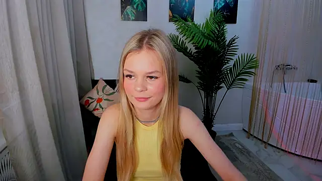 MidnighteAura online show from June 2026 12:50:02 PM