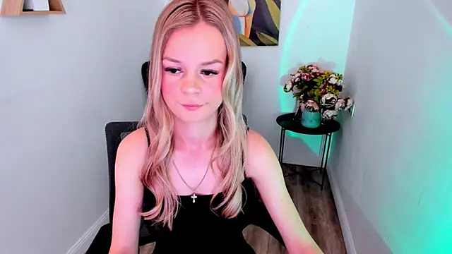 MidnighteAura online show from May 2026 03:22:01 AM