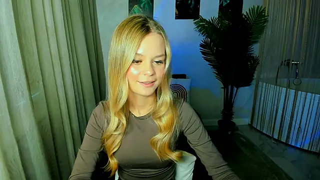 MidnighteAura online show from May 2026 11:38:02 AM