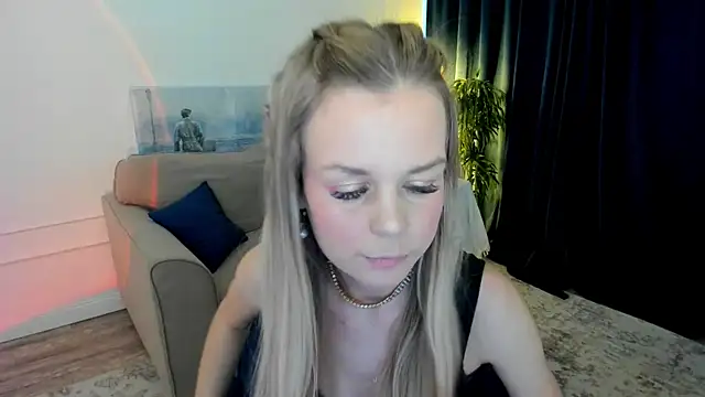 MidnighteAura online show from May 2026 11:29:02 AM