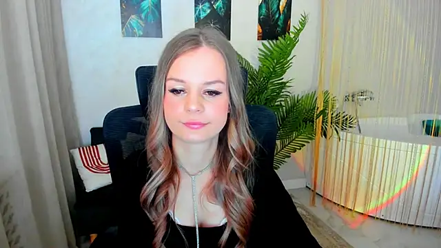 MidnighteAura online show from April 2026 07:48:01 PM