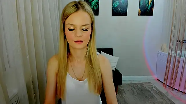MidnighteAura online show from May 2026 05:56:01 PM