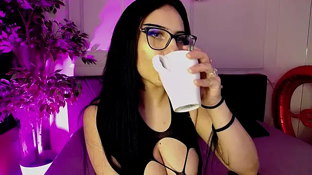 Snapshot of RavenFoxxy chatting on February 2026 06:02:01 AM RavenFoxxy online show from February 2026 06:02:01 AM