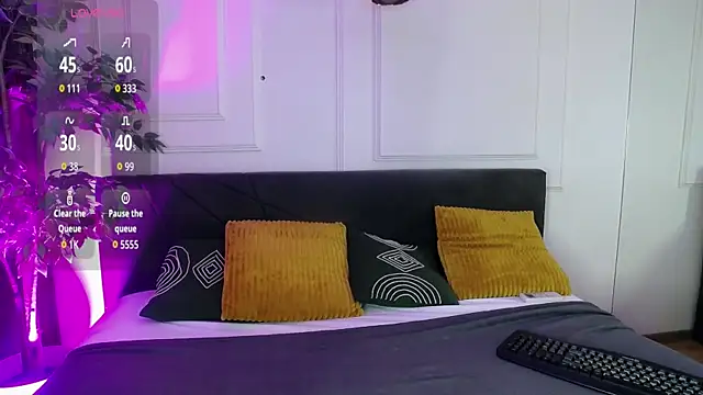 RavenFoxxy online show from March 2026 06:44:01 AM