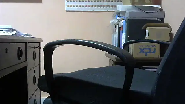 Snapshot of Yoghi65 chatting on December 2025 01:34:02 PM Yoghi65 online show from December 2025 01:34:02 PM