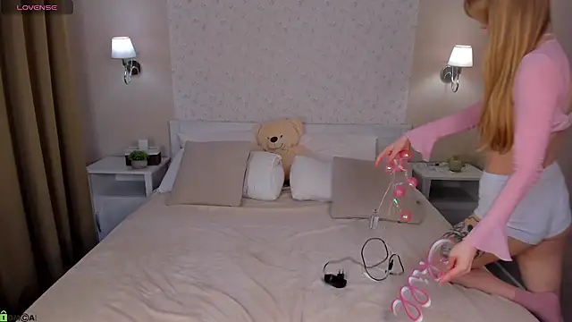 Victori Fox online show from March 2026 11:50:02 PM