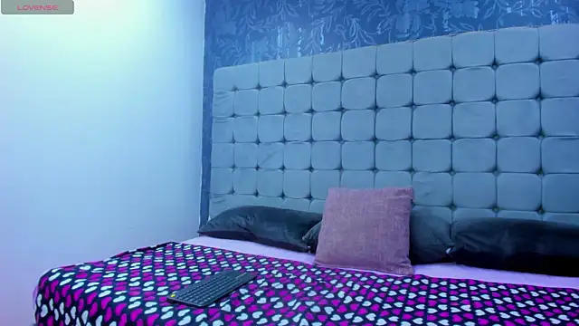 Messy Karol  online show from December 2025 01:54:02 PM