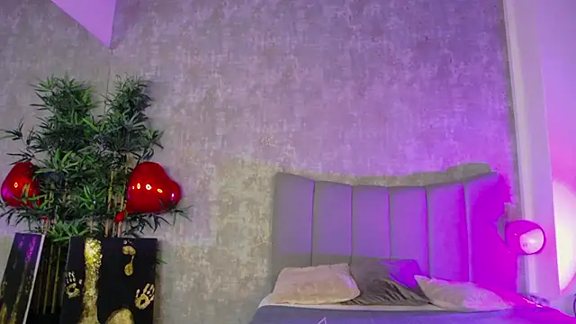 LucyRayy online show from February 2026 08:10:02 PM