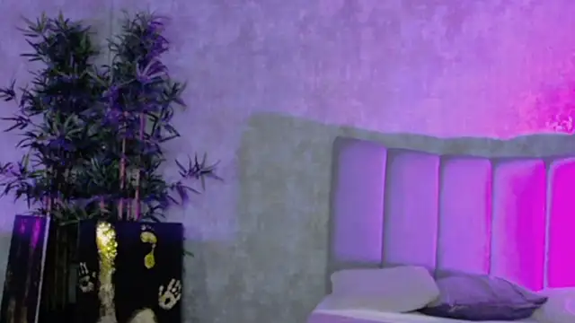 LucyRayy online show from February 2026 08:00:02 PM