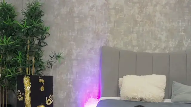 LucyRayy online show from February 2026 08:06:02 PM