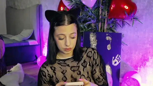 LucyRayy online show from February 2026 08:20:02 PM