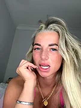 SexyCee x online show from December 2025 09:15:01 PM