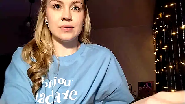 LunaPeony online show from March 2026 09:08:02 PM