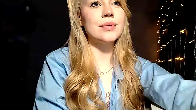 LunaPeony online show from March 2026 08:33:01 PM