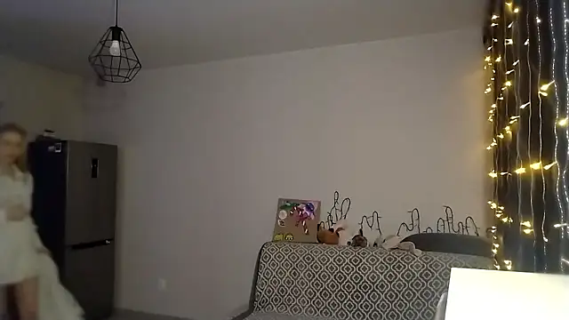 LunaPeony online show from March 2026 06:39:01 PM